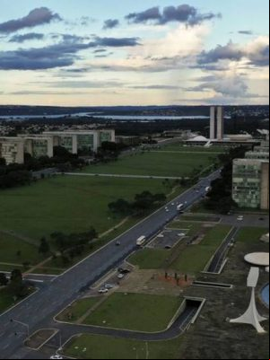 1_brasilia_60_anos_esplanada_dos_ministerios_0420202390_2-19541736